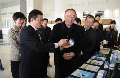 原重庆市市长黄奇帆询问新葡亰8883ent产品市场情况